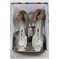 BOX WITH VINTAGE COLLECTIBLE SPEED DUNNU'S