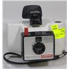 Image 1 : VINTAGE CAMERA SWINGER POLAROID