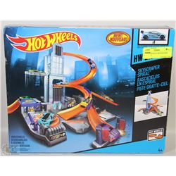 NEW HOT WHEELS SKYSCRAPER SPIRAL SET