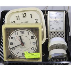 5 VINTAGE ELECTRIC/ WIND UP CLOCKS INC