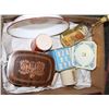 Image 1 : BOX W/VINTAGE ITEMS INCL. 1950'S WALTER