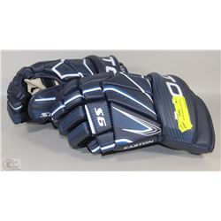 ADULT EASTON HOCKEY GLOVES