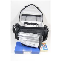 JVC COMPACT CAMCORDER 600X DIGITAL ZOOM