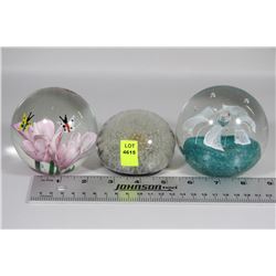 LOT OF THREE ART GLASS PAPERWEIGHTS