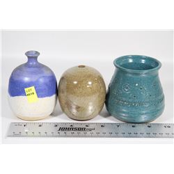 LOT OF THREE POTTERY STYLE DECORATIONS