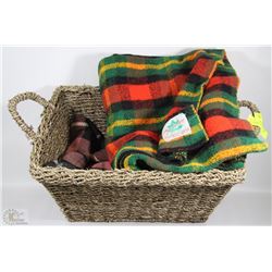BASKET WITH 2-60'S FULL SIZE WOOL BLANKETS