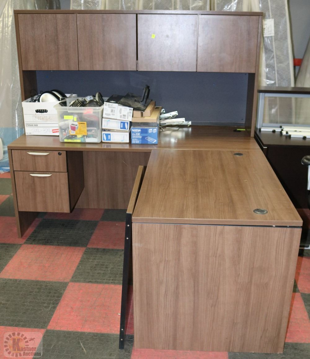 BROWN OFFICE DESK WITH RUN OFF AND HUTCH