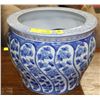 Image 1 : BLUE AND WHITE PLANT POT