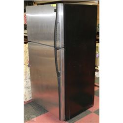 MAYTAG PLUS REFRIGERATOR TOP FREEZER  29"X33"X66"