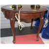 Image 1 : FRENCH PROVINCIAL END TABLE