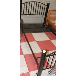 BLACK METAL SINGLE BEDFRAME