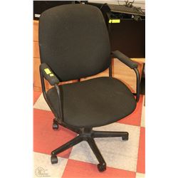 OFFICE CHAIR ON WHEELS BLACK CLOTH