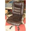 Image 1 : BROWN LEATHERETTE OFFICE CHAIR ON WHEELS