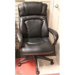 OFFICE CHAIR ON WHEELS BLACK LEATHERETTE