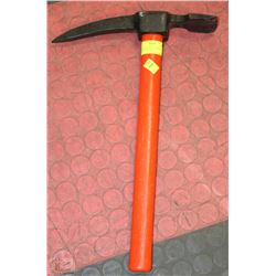 GENUINE 1942 WORLD WAR II TRENCH PICK AXE