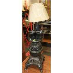 CAST IRON OVEN LOOKING LAMP WITH TWO CUPS