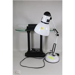 2 DESK LAMPS