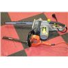 Image 1 : BLACK+DECKER 8110 UTILITY SHRUB+HEDGE TRIMMER