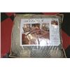 Image 1 : 7PC NEW COMFORTER SET QUEEN SIZE