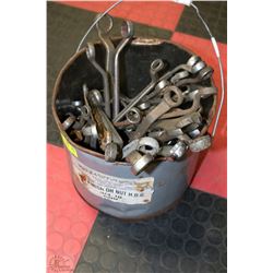 BUCKET OF TOOLS ON CHOICE