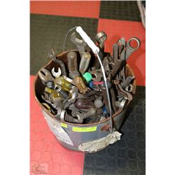BUCKET OF TOOLS ON CHOICE