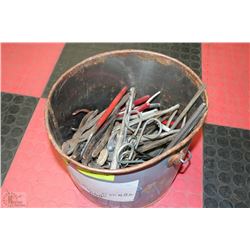 BUCKET OF TOOLS ON CHOICE