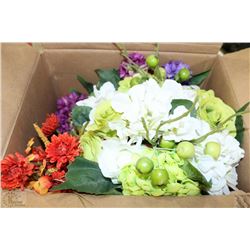 BOX WITH SILK FLORAL ARRANGEMENTS