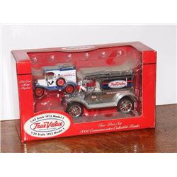 ERTL 1/43 1913 Model T & 1/25 1913 Model T