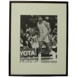 Magic Johnson Unsigned Los Angeles Lakers 8X10 Photo B&W Custom Framed