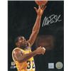 Image 1 : Magic Johnson Signed Los Angeles Lakers 16X20 Photo Layup
