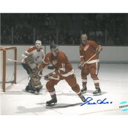 Gordie Howe Signed Detroit Redwings 8X10 Photo Vs Montreal Canadiens