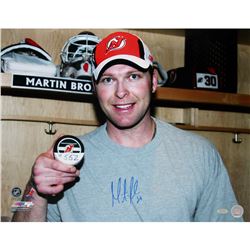 Martin Brodeur Pose With 552Nd Puck 16X20 Photo