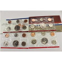 1984 & 1989 US MINT SETS P/D (WITH ENVELOPES)