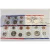 Image 1 : 1988 & 1998 US MINT SETS P/D (WITH ENVELOPES)