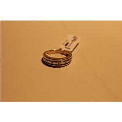 STAMPED 10K YELLOW GOLD DIAMOND RING, 0.07CT CENTER WEIGHT, 3.64GRAMS, CENTER CUT ROUND, CLARITY I,