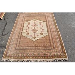 stunning and eye catching romani bidjar hand woven rug