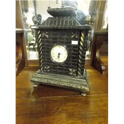 VINTAGE MANTLE CLOCK