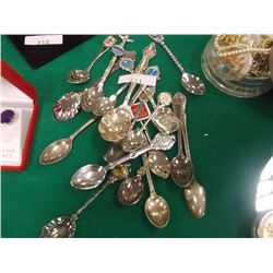 LOT OF VARIOUS COLLECTOR SPOONS FROM AROUND THE WORLD