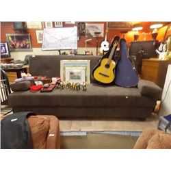 CLICK CLACK COUCH WITH STORAGE AREA
