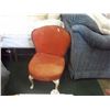 Image 1 : VINTAGE UPHOLSTERED CHAIR - QUEEN ANNE LEGS