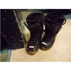 NORTHWAVE SZ 11 GENTLY USED SNOW BOARD BOOTS
