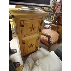 HAND CRAFTED OAK CABINET - 2 DOOR