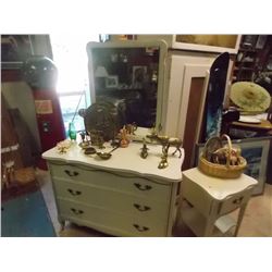 DRESSER WITH MIRROR - 3 DRAWER