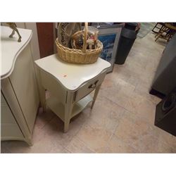 SIDE TABLE - 1 DRAWER