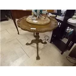 VINTAGE ROUND TABLE WITH CLAW FEET - TILT DESIGN