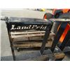 Image 2 : Skid ? Forks