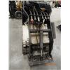 Image 4 : 2004 Boxer DSL Mini Track Skid Loader with Bucket