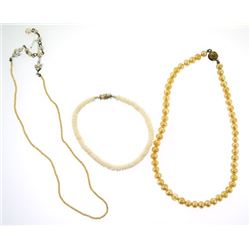group lot of costume jewelry necklaces