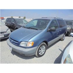 TOYOTA SIENNA 2000 T