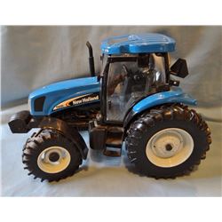 ERTL New Holland TS135 collectors edition tractor, 1/16 scale